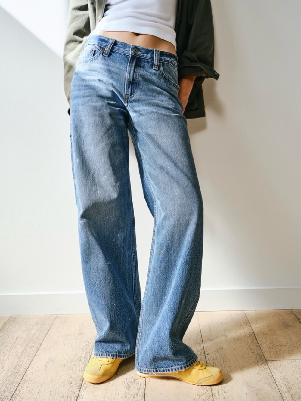 Abercrombie and fitch Low Rise Ultra Loose Jean size 28 short